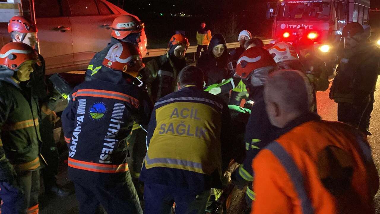 Feci kaza! Taşıdığı araçla çarptığı TIR’ın arasında kaldı 8